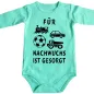Preview: Baby-Body mit Kindergarten‑Motiv und vier kleinen Spielzeugen