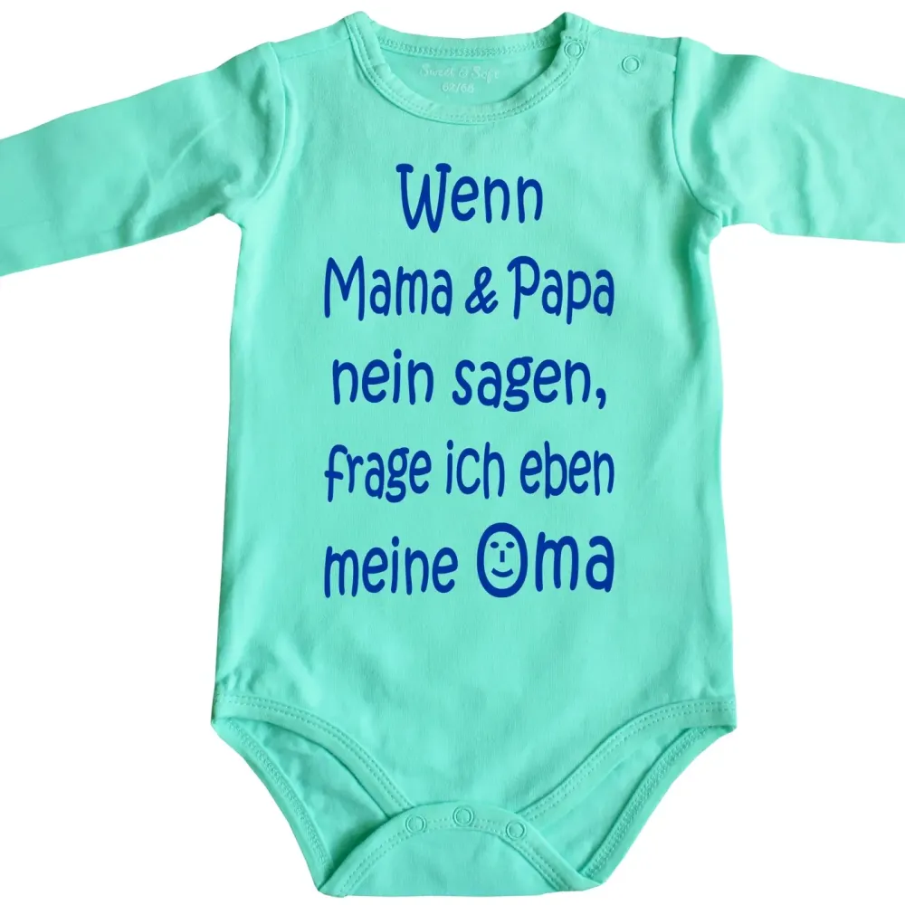 Babybody mit humorvollem Familien‑Spruch