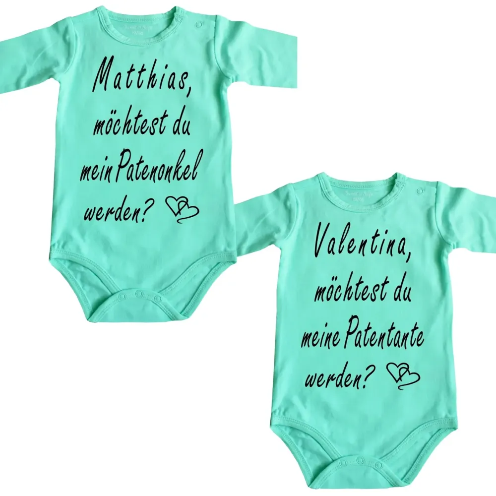 Baby-Body mit Patentante und Patenonkel