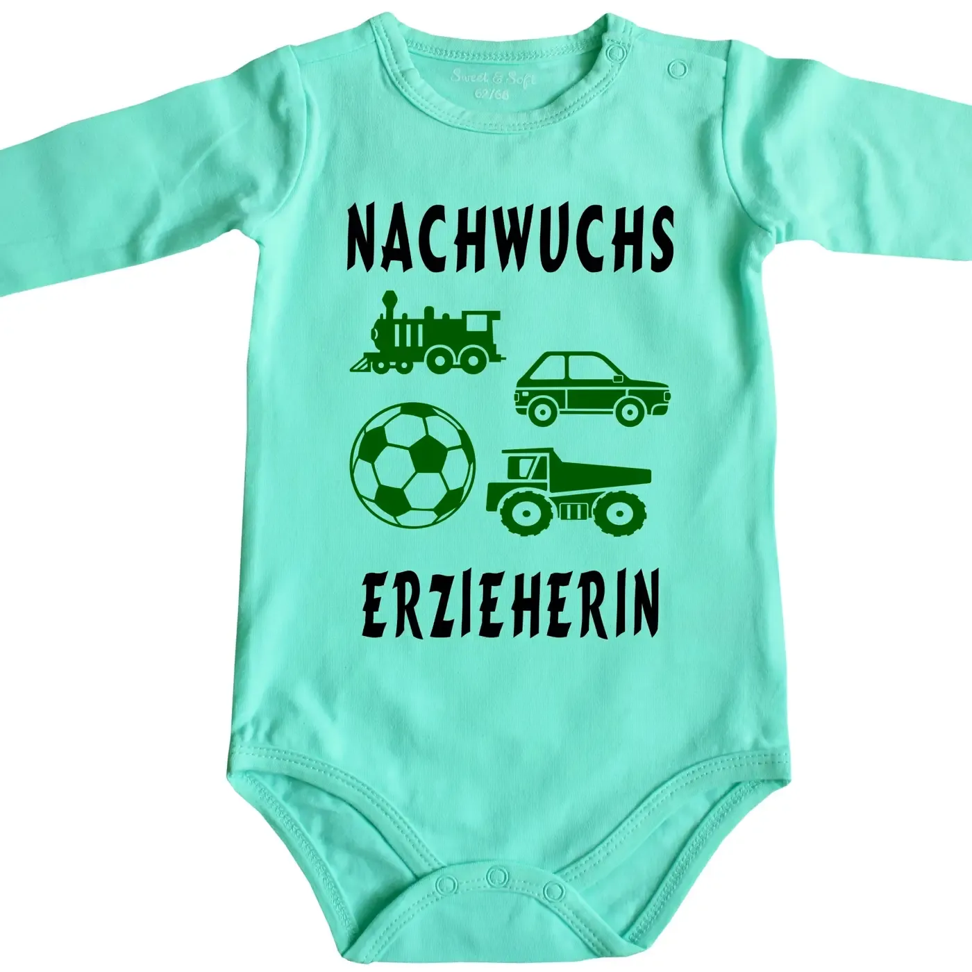 Baby-Body mit Spruch „Für Nachwuchs ist gesorgt“ und vier Spielzeugen